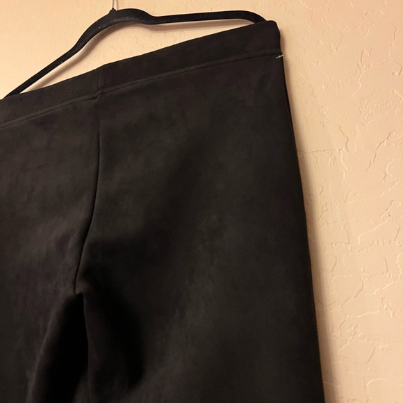Andrew Marc Black Faux Suede Pants/Leggings - Picture 12 of 15